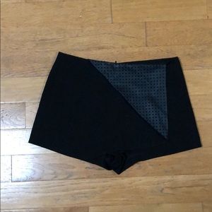 BCBG black Skort